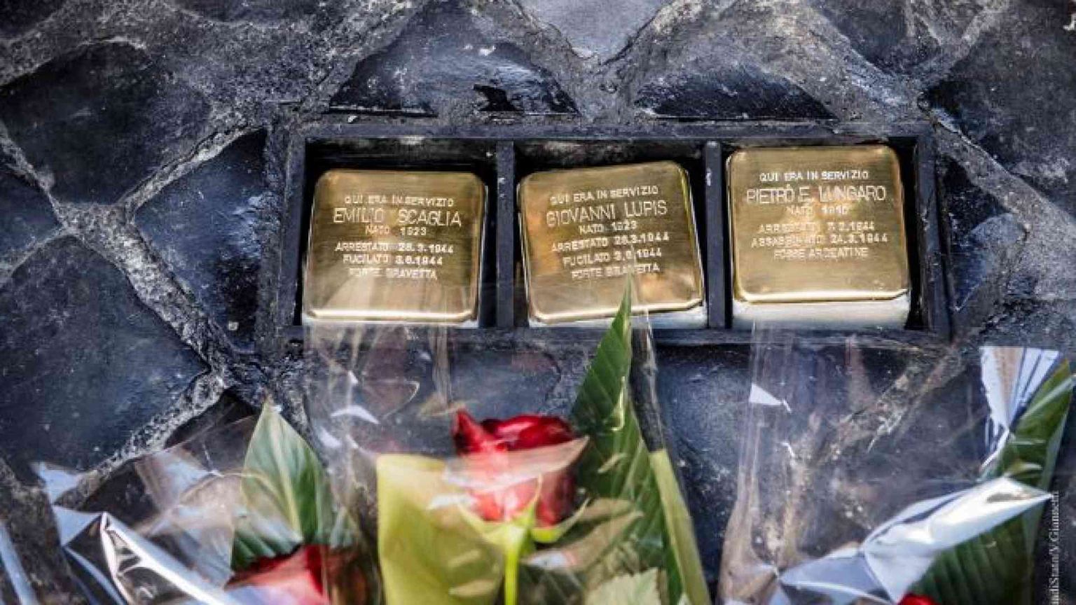 La Polizia ricorda i suoi eroi con le Pietre d'inciampo