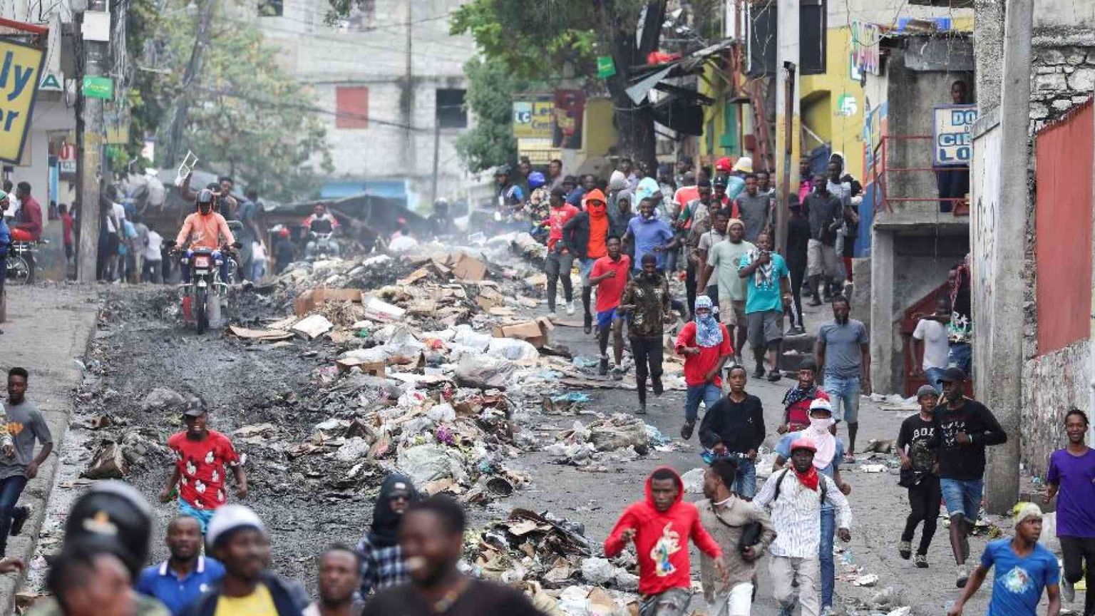 Haiti mai così violenta da due anni: più di 1.100 uccisi in un mese