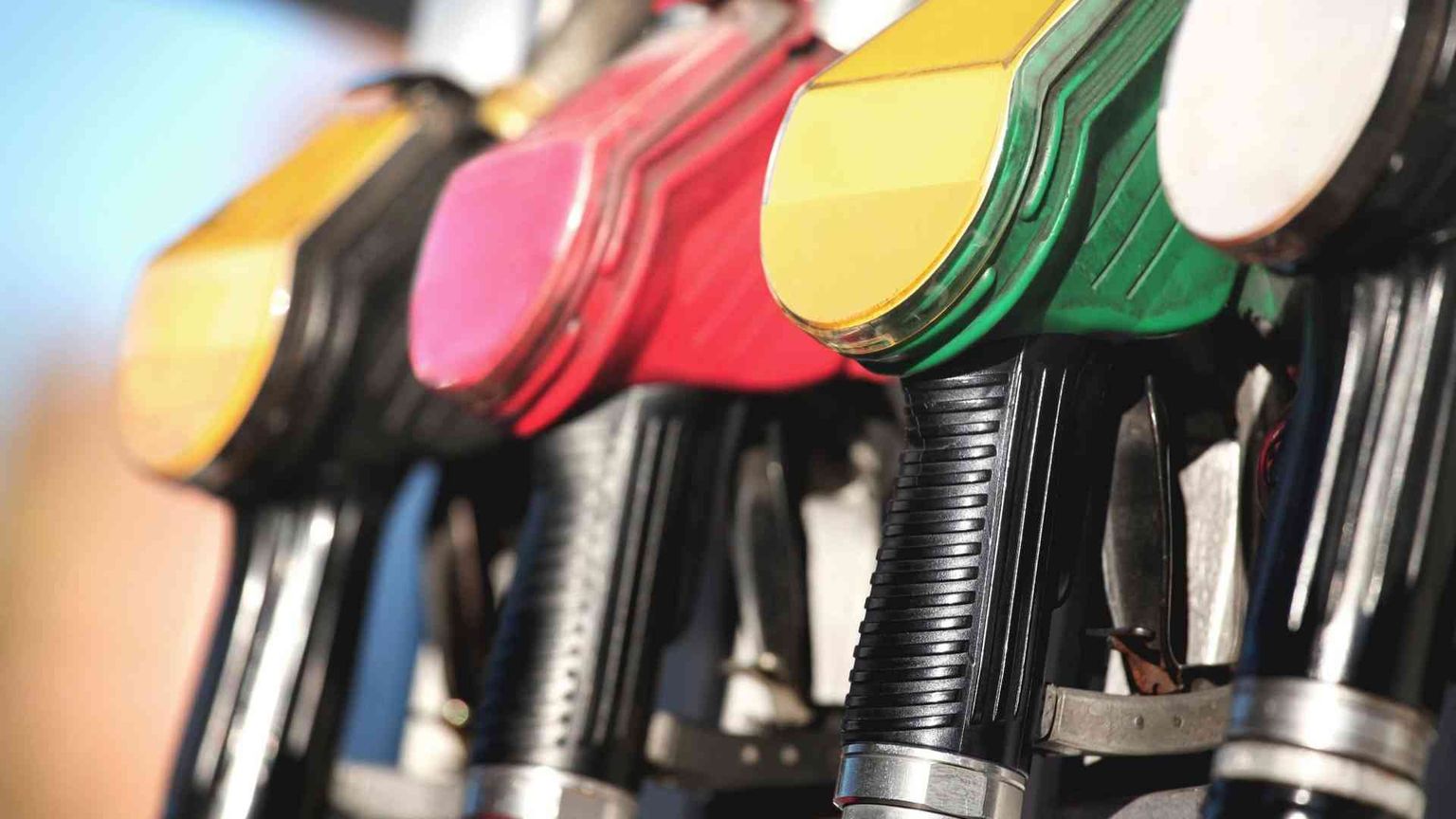 Quasi 71 miliardi per fare benzina: il fisco ringrazia