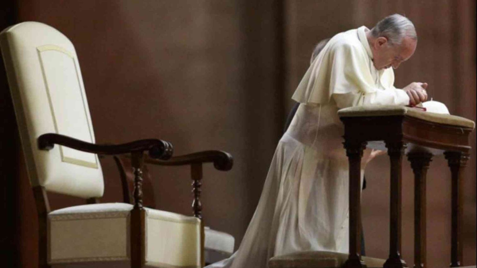 Il Papa e quel «ricordatevi di pregare per me». Ma come si deve pregare?