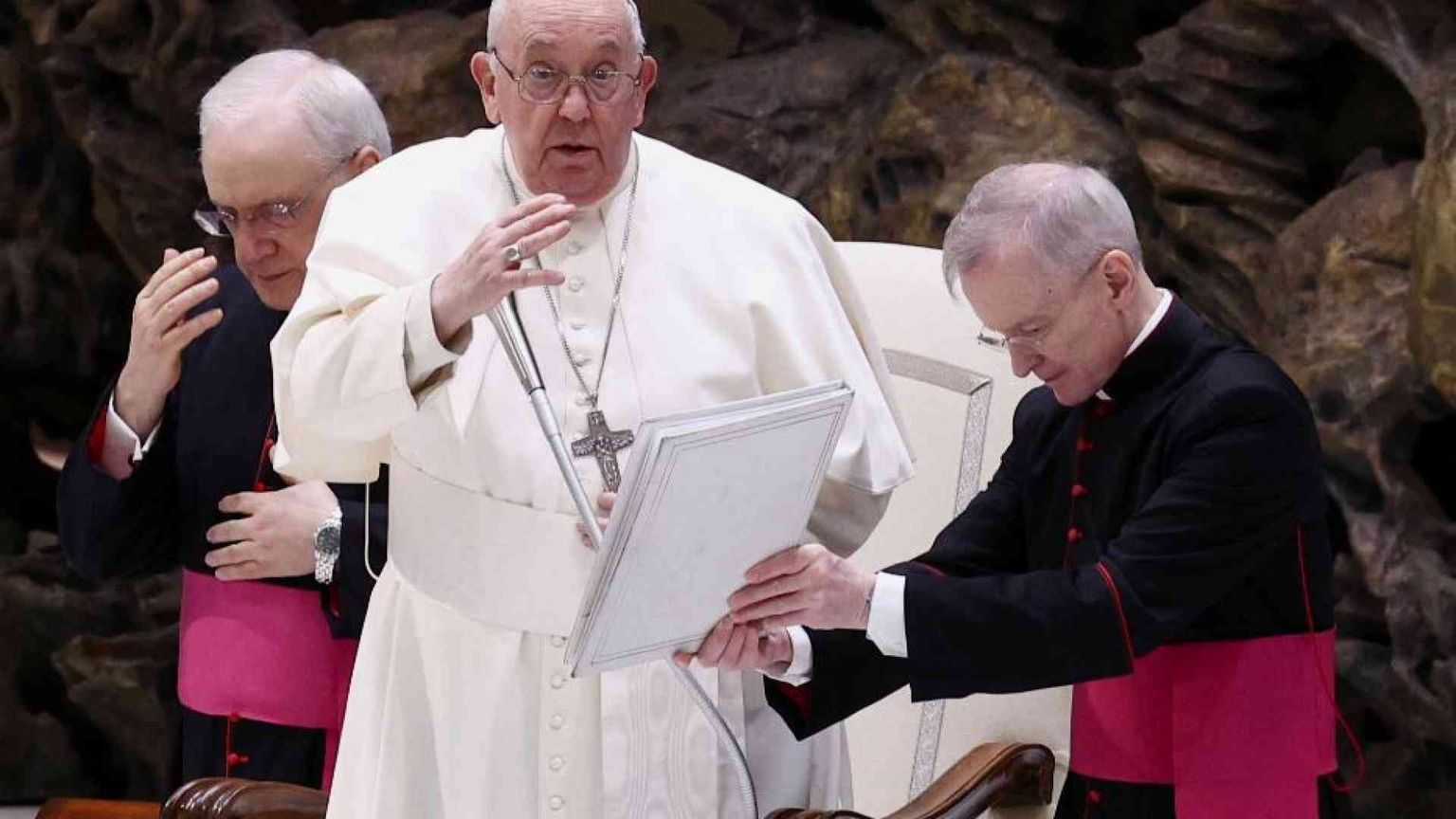 «Quando niente sembra avere senso ci salva la pazienza della fede»