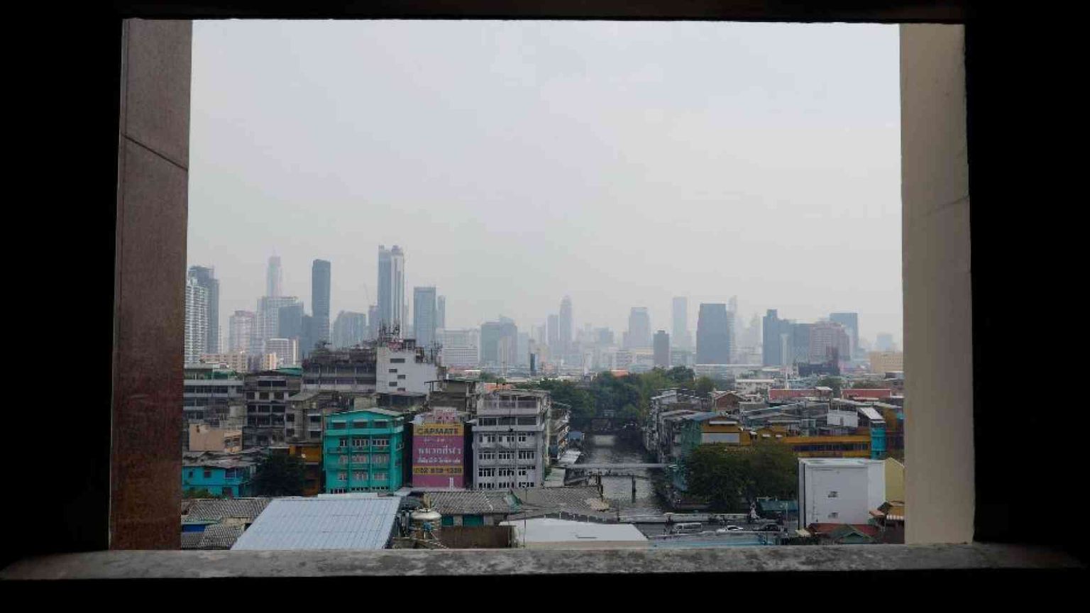 Smog alle stelle, Bangkok ordina lo smart working. E la città va in lockdown