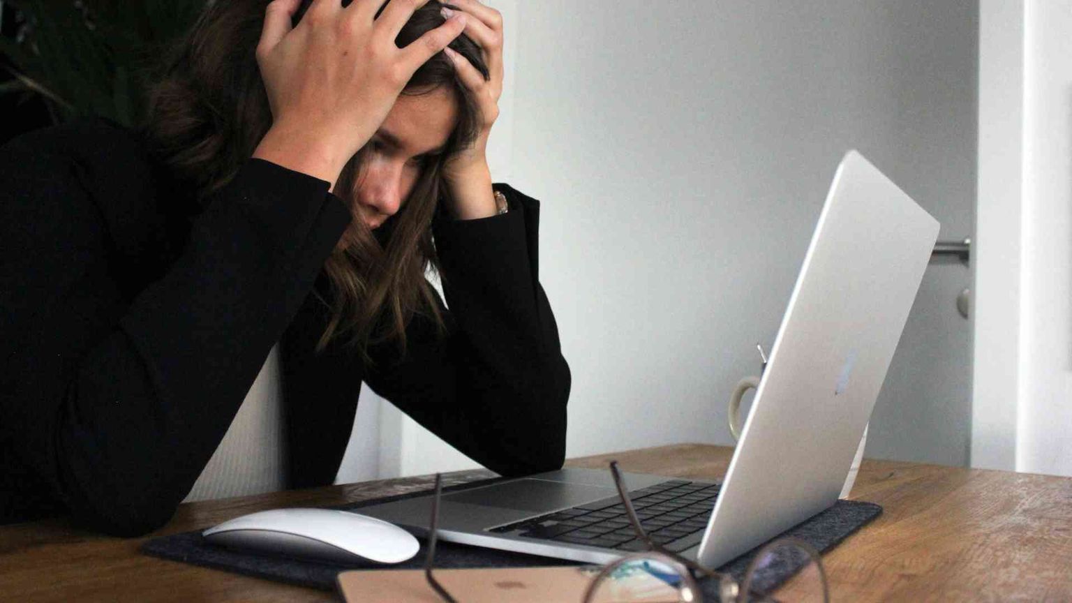 Stressato il 22% dei dipendenti, otto giovani su dieci pronti a dimettersi