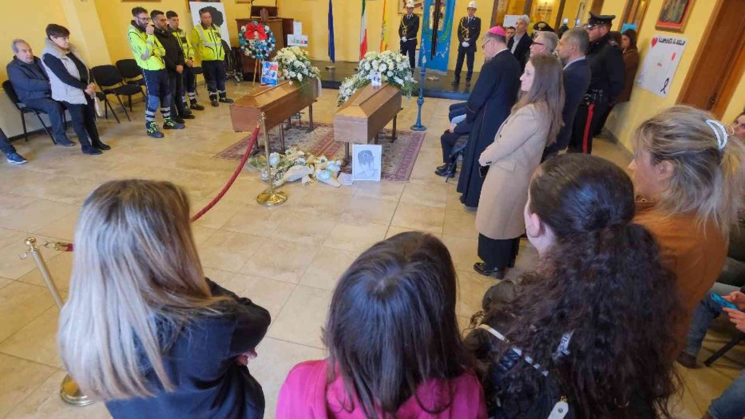 Il vescovo Lorefice: «Diffidiamo dei santoni. Dio non chiede mai violenza»