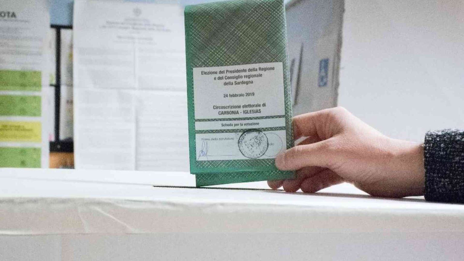 Chi sono i quattro candidati a diventare governatore dell'isola