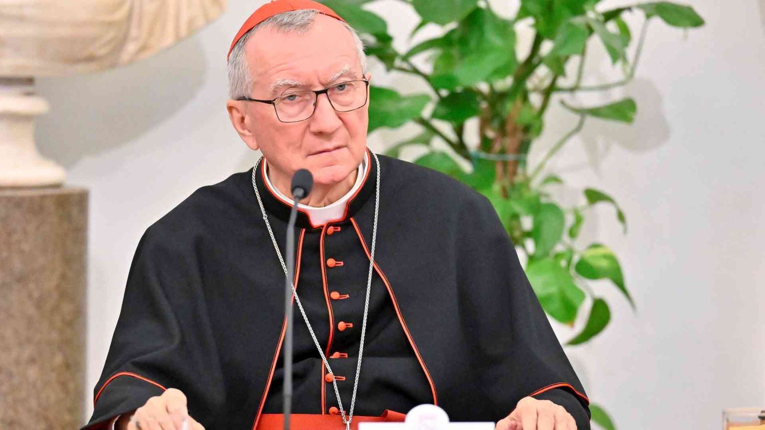 Cortei, Parolin: «Serve ragionevolezza da parte di tutti»