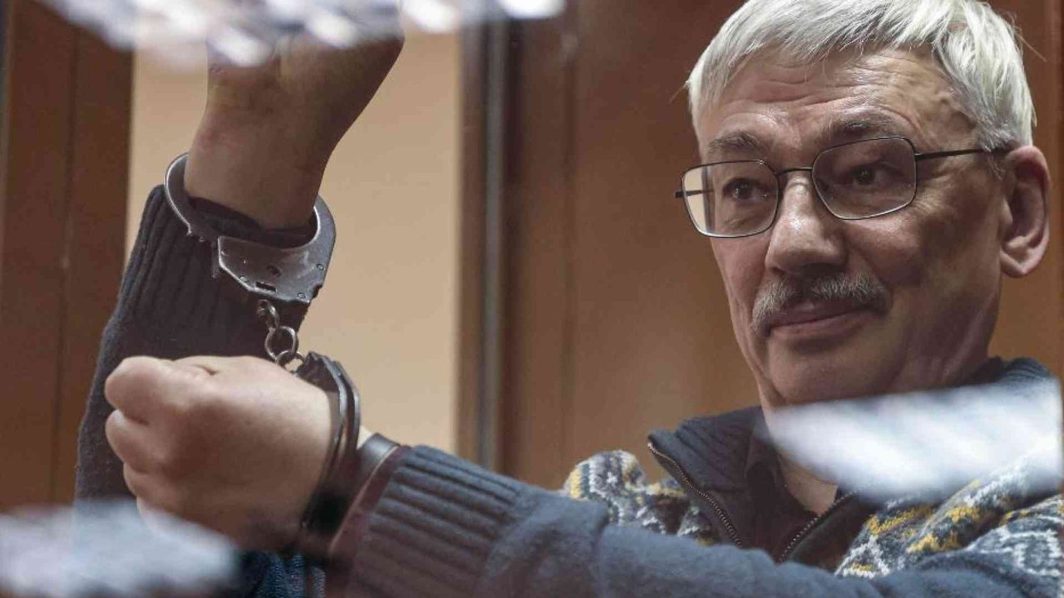 Un altro colpo alla libertà di pensiero: Orlov condannato a due anni e mezzo