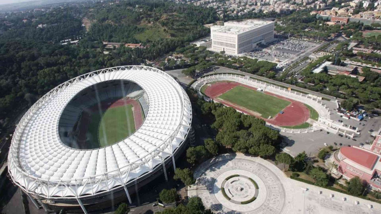 Governo, niente soldi ai Mondiali d'atletica. L'accusa: «Meloni come Raggi»