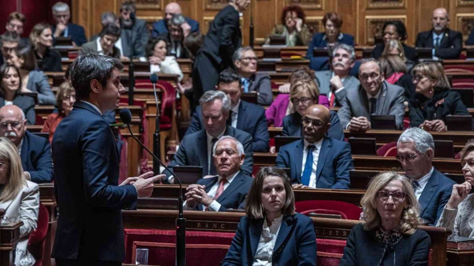 “Diritto di aborto” in Costituzione, la Francia dice sì