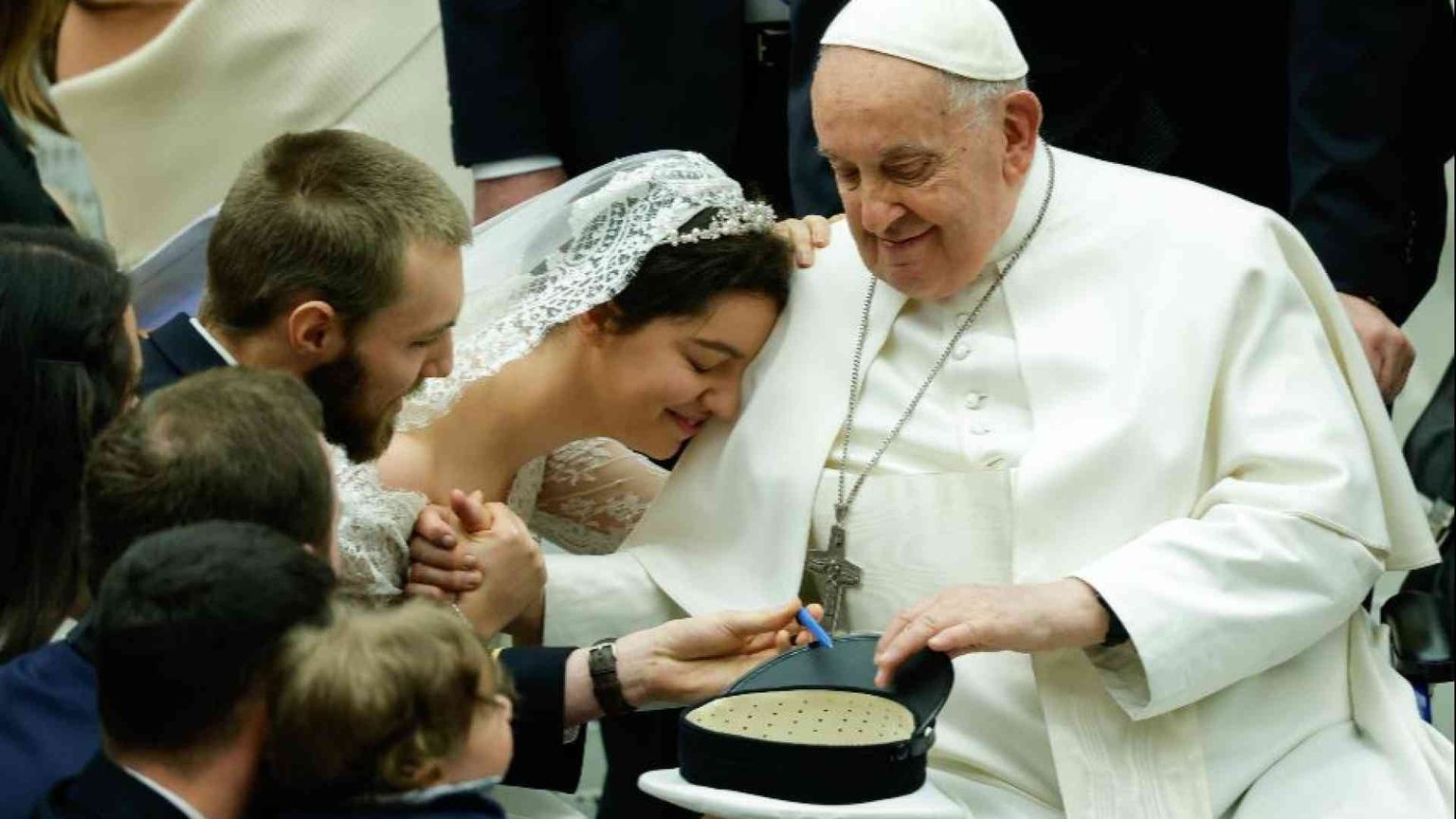 Francesco: «Alla radice dell'invidia c'è una falsa idea di Dio»