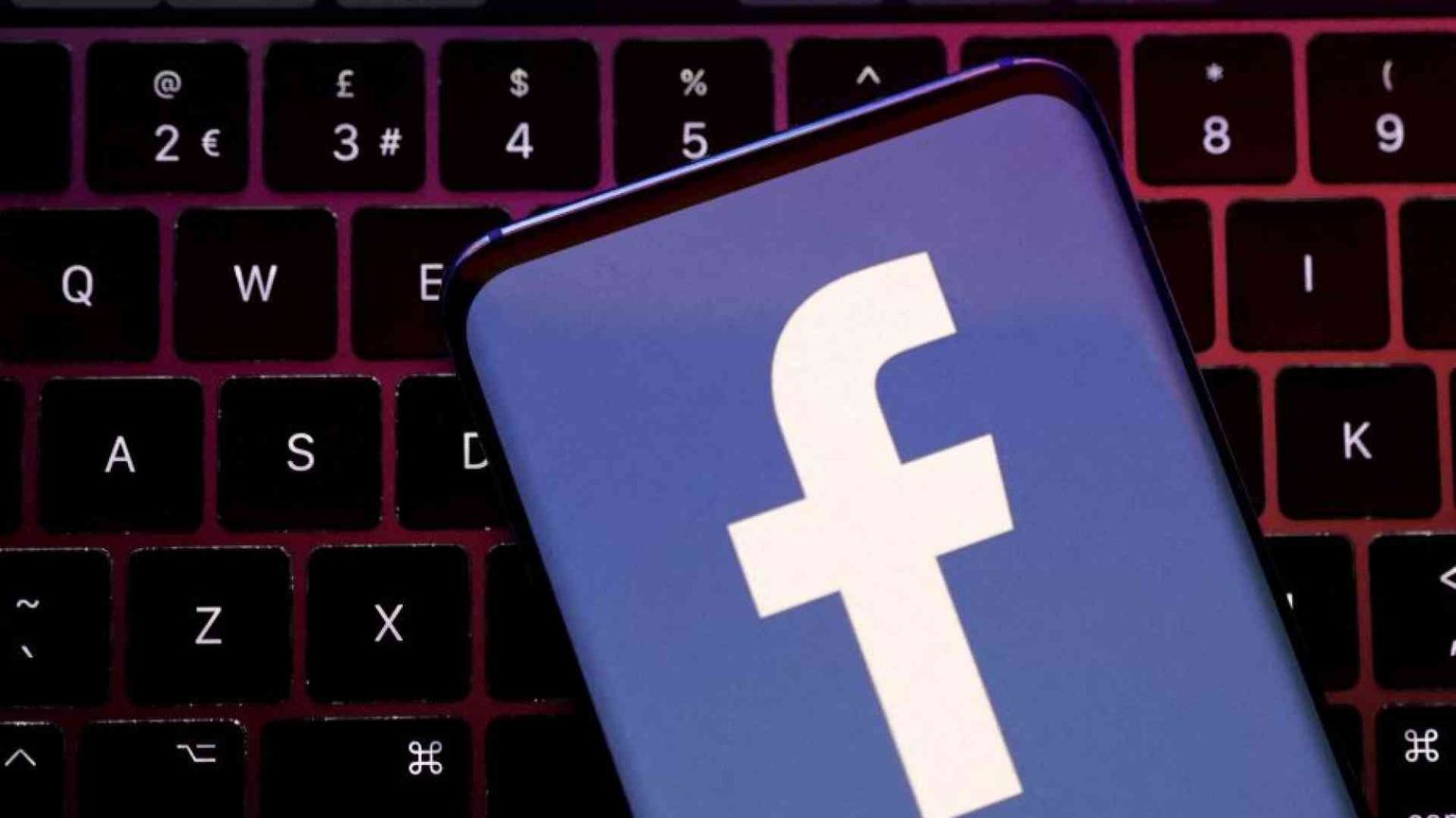 Facebook spegne le news: «Agli utenti le notizie non interessano»