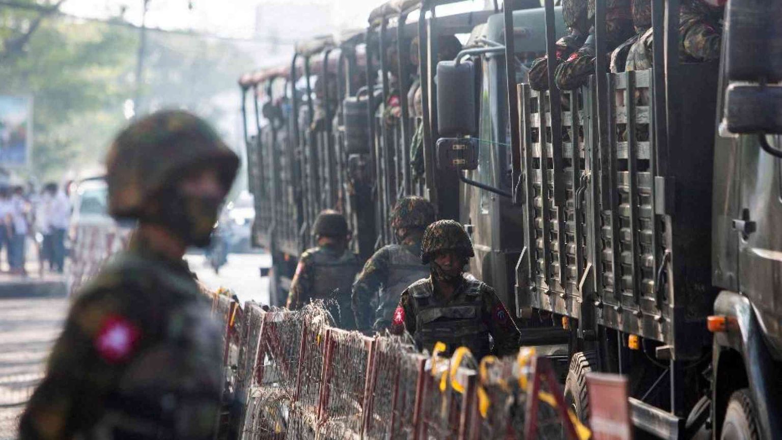 Navi da guerra sparano su un mercato nell'est del Myanmar: è strage