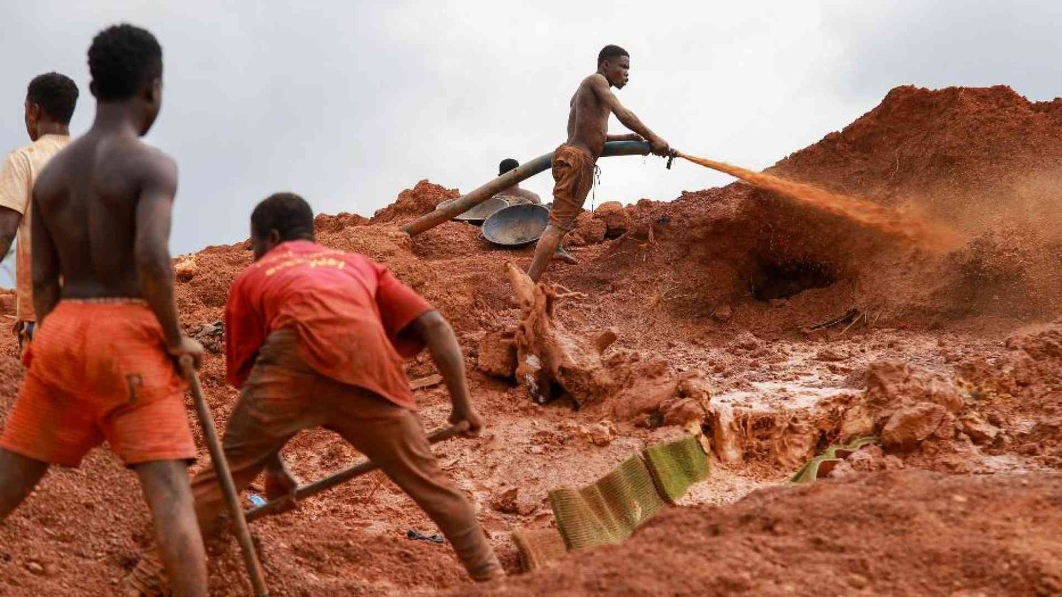Troppe materie prime estratte (e troppo in fretta). Così la Terra muore