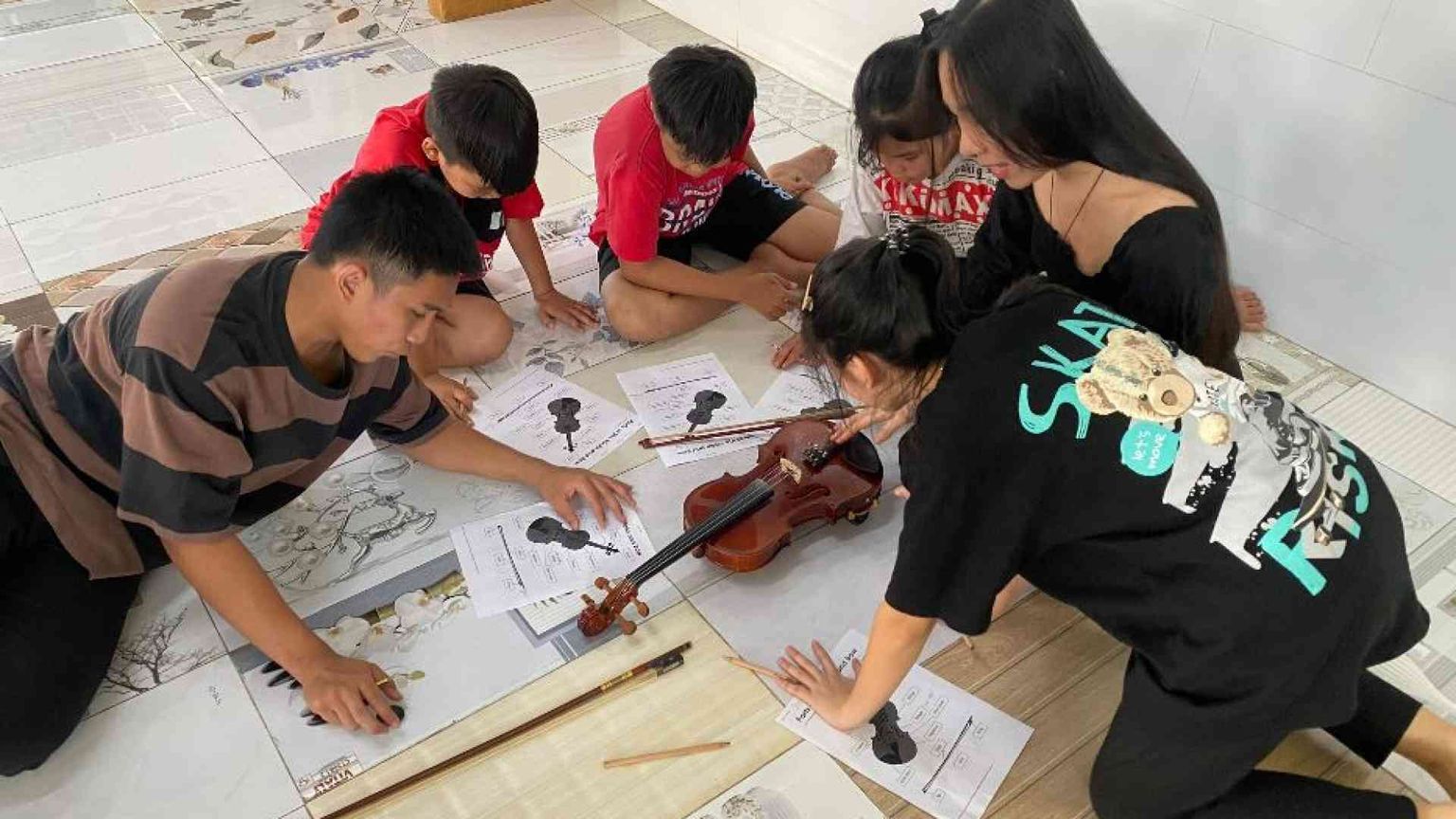 Vietnam, musica per i bambini soli