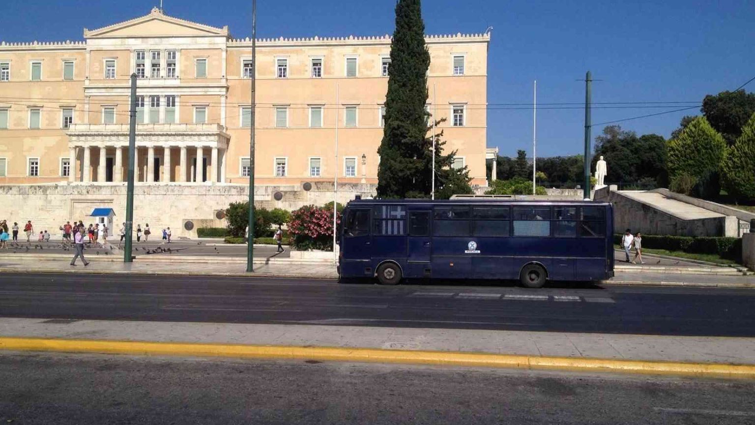 Grecia, scomunica ai deputati che votano le nozze gay