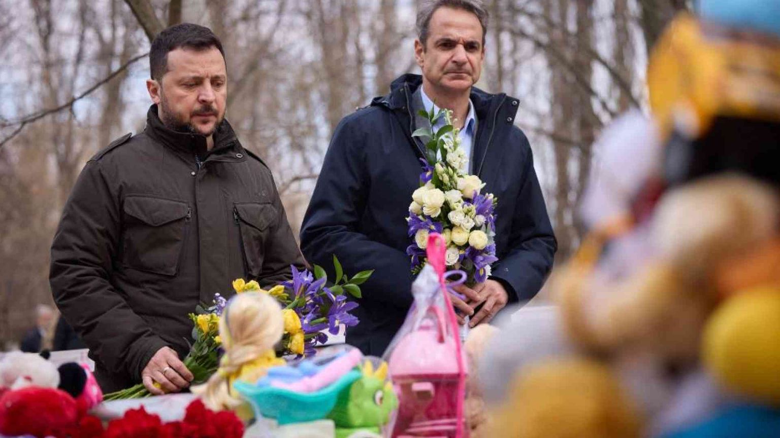 Non era Zelensky il bersaglio del raid. Lui insiste: «Più armi, subito»