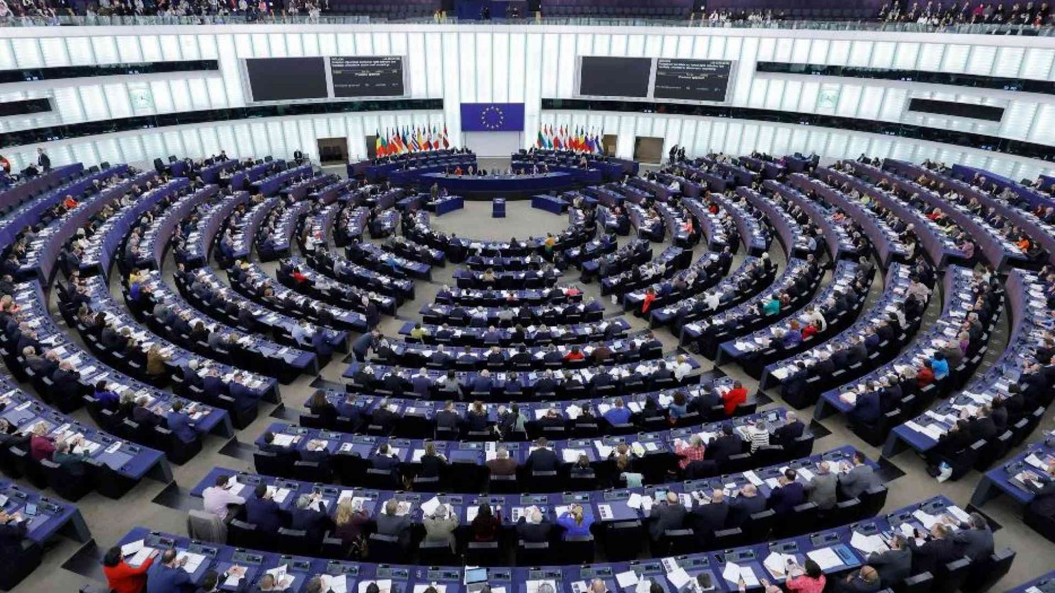 I temi identitari, il rischio astensionismo: l'Europa si prepara al voto