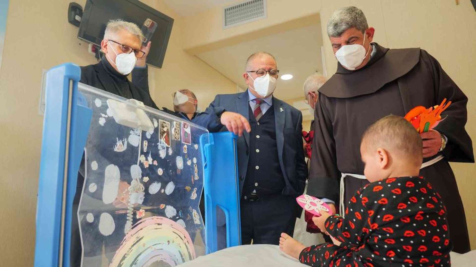 Sono arrivati in Italia altri 14 bambini e 8 adulti feriti a Gaza