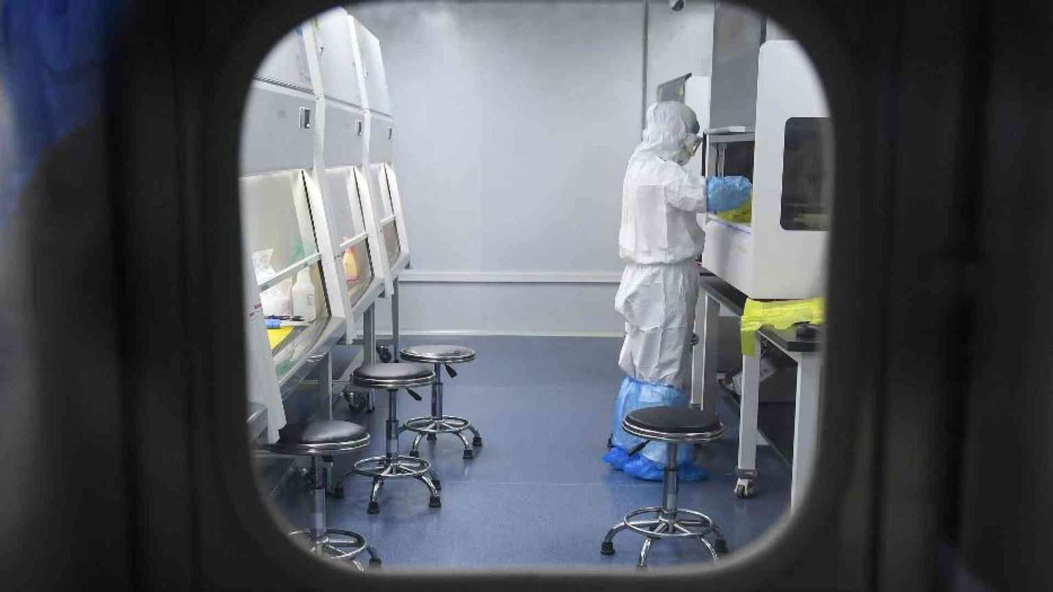 Restare, esiliarsi o combattere? La resistenza degli scienziati di Kiev