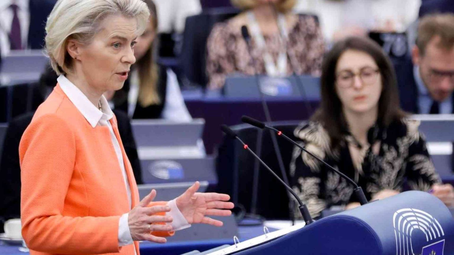L'Europarlamento fa causa a Von der Leyen per i fondi concessi a Orban