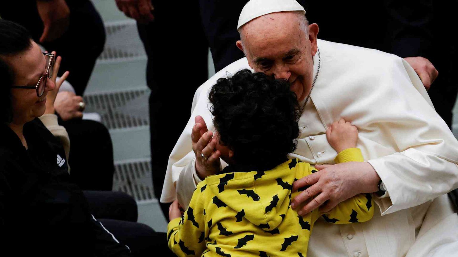 Per i 100 anni del Bambino Gesù: «Andate avanti in quest'opera benedetta»