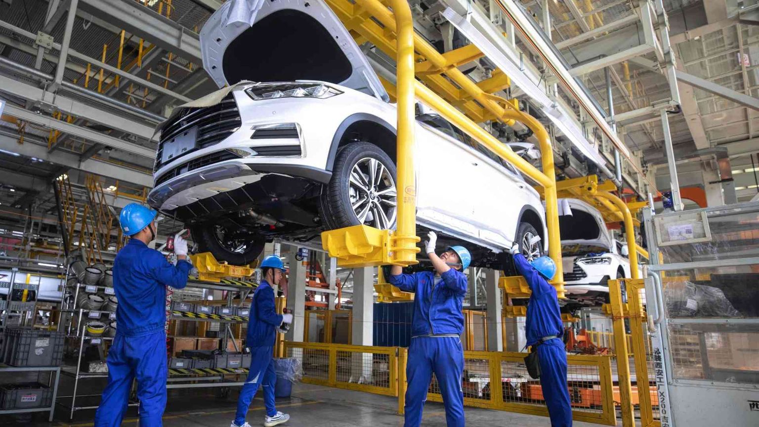 I grandi marchi dell'auto divisi sulla stretta europea all'import cinese