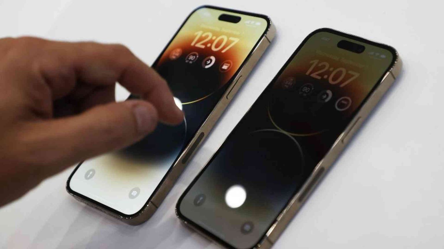 Apple in trattative con Google. Cosa sappiamo del controllo dell'AI