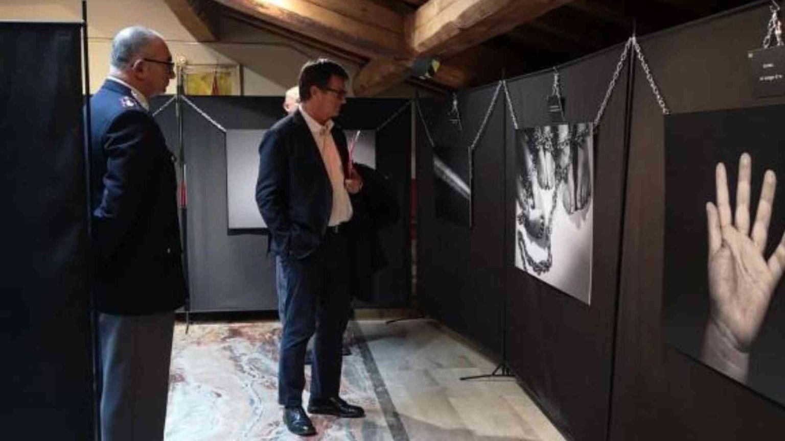 La polizia postale: così si fermano gli "orchi"