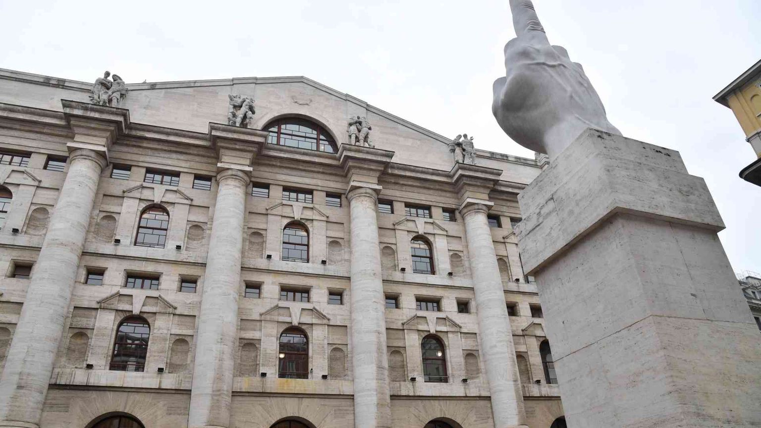 Il boom di utili delle aziende spinge le Borse: record per Piazza Affari