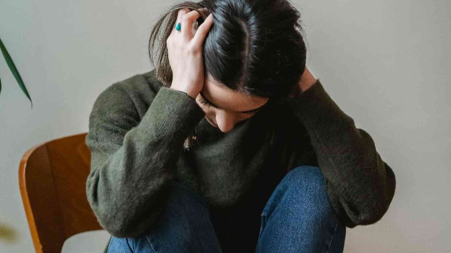 Solitudini, dipendenze, disagio: in crisi la salute mentale dei giovani