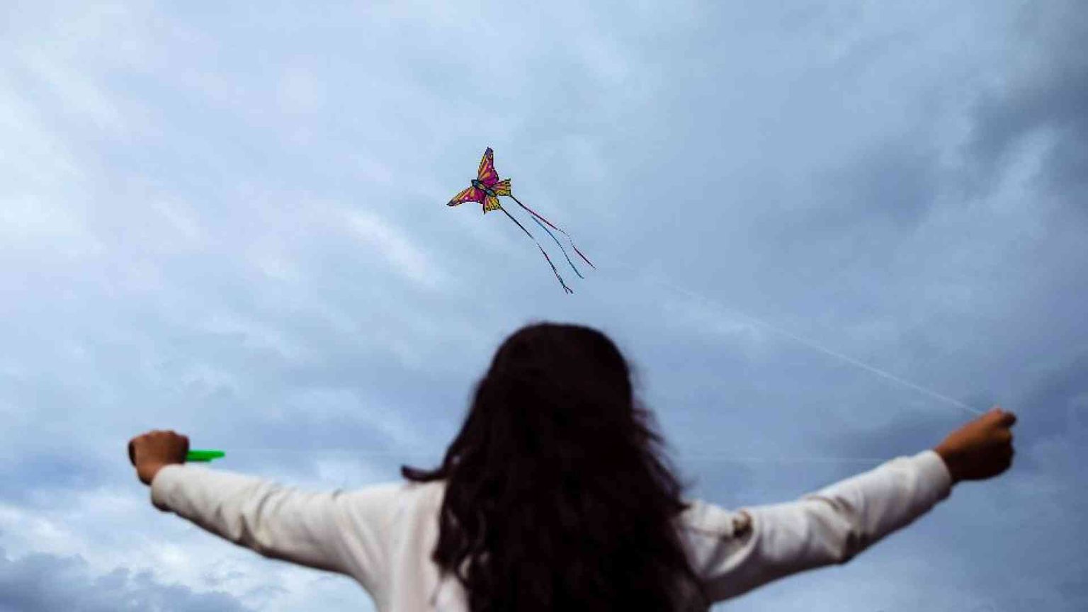 Scatole di sabbia e meteo interiore: come funziona la Pedagogia della gioia