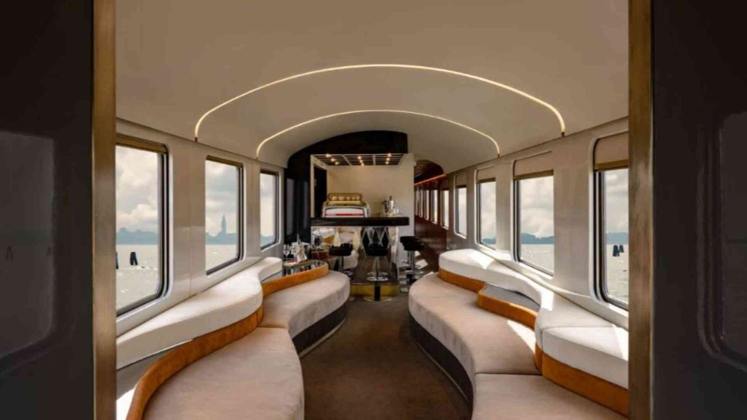 Arriva La Dolce Vita Orient Express: il lusso viaggia (lento) sui binari