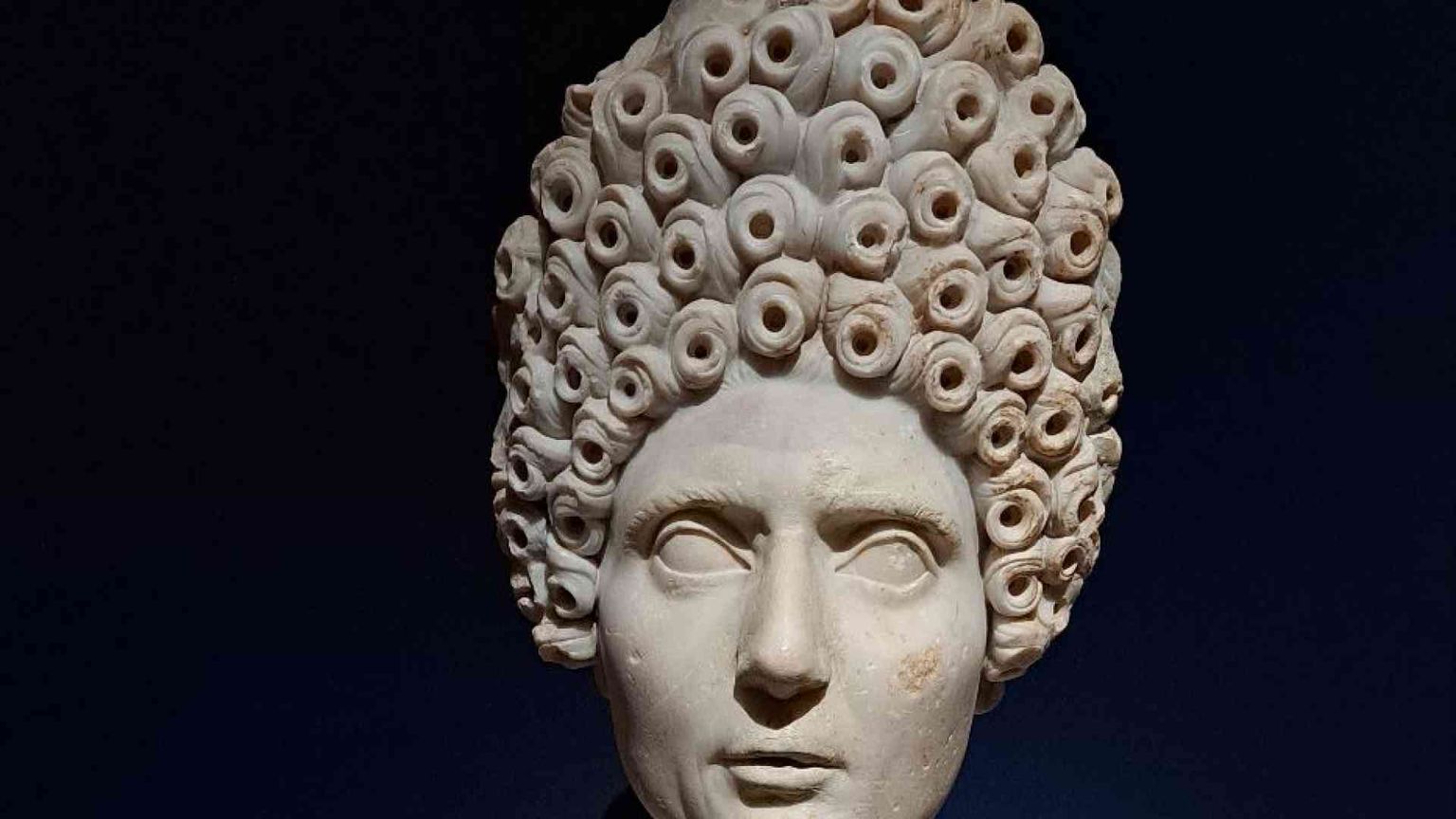 Ma come porti i capelli bella statua: arte e capigliature a Vicenza