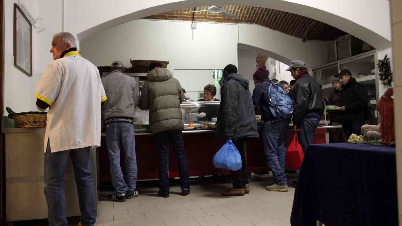 Quasi due milioni di italiani sono senza cibo. Serve aiuto