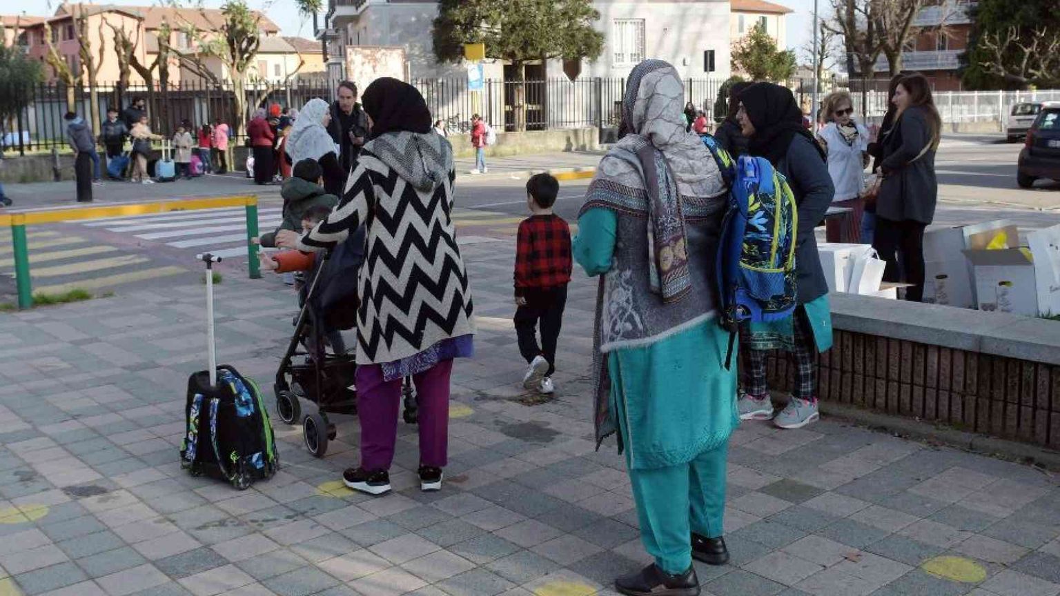 La solidarietà dei parroci alla scuola chiusa per Ramadan