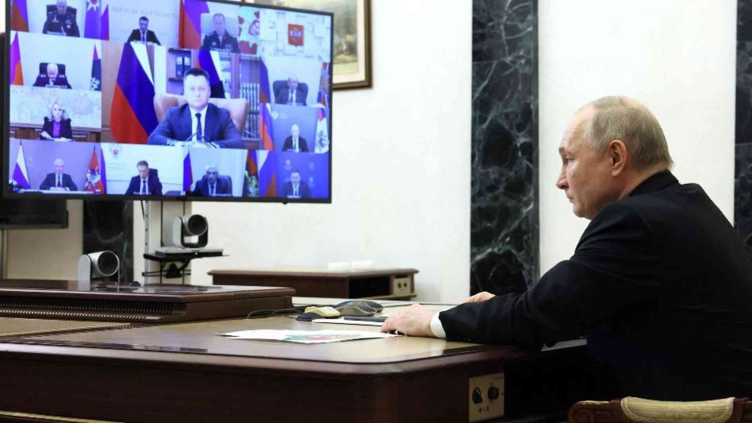 Putin insiste: «I terroristi addestrati da Kiev». Accuse anche a Usa e Ue