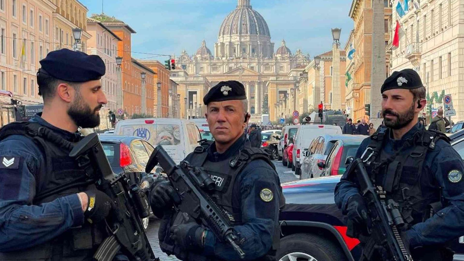 I “lupi solitari”, le piazze digitali. Ma l'Italia è davvero a rischio?