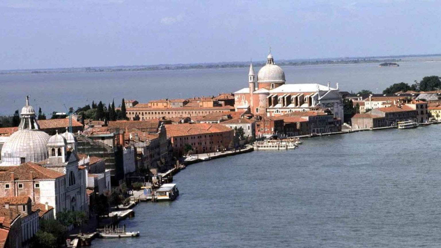 Le detenute, gli artisti, i giovani: ecco gli incontri del Papa