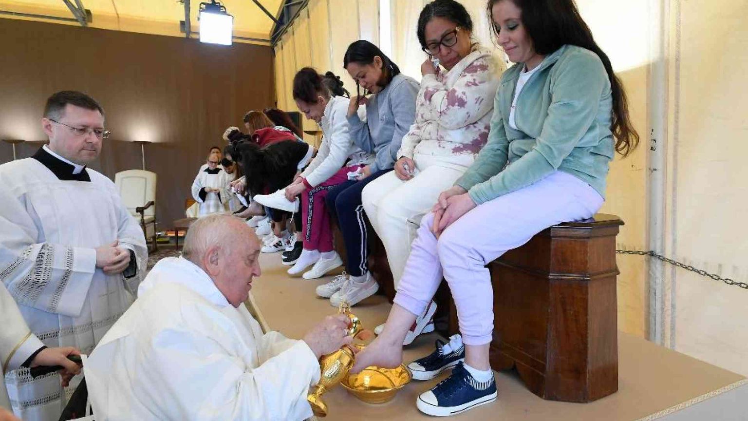 Francesco tra le detenute di Rebibbia: tutti abbiamo bisogno di perdono