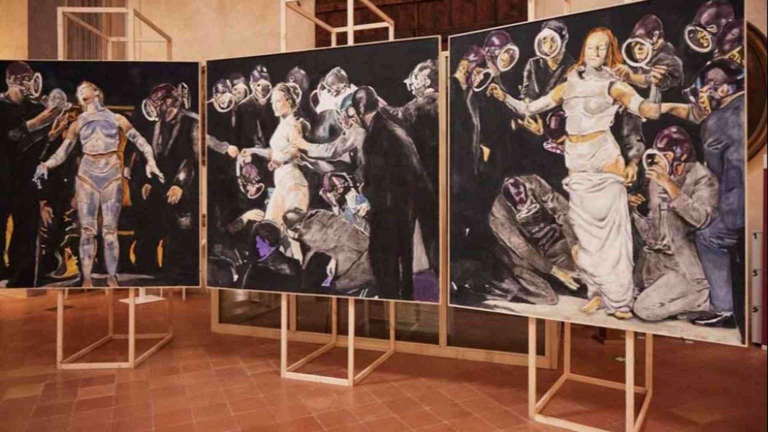 La mostra (non blasfema), le accuse, l'artista accoltellato: cosa è successo