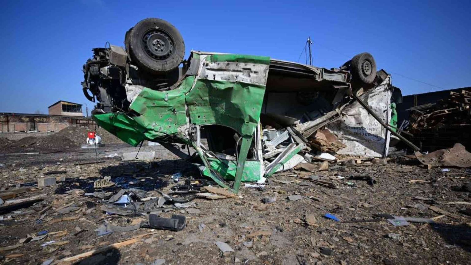 Raffica di raid russi nel giorno in cui Kirill dichiara la «guerra santa»