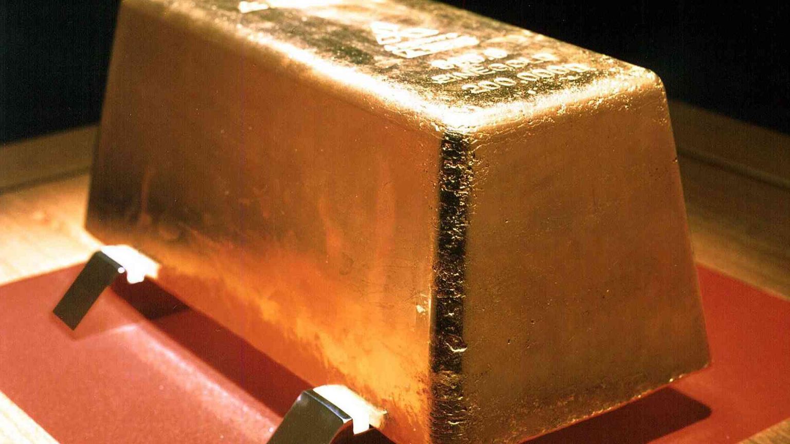 È ancora corsa all'oro: un nuovo record per il bene rifugio più classico