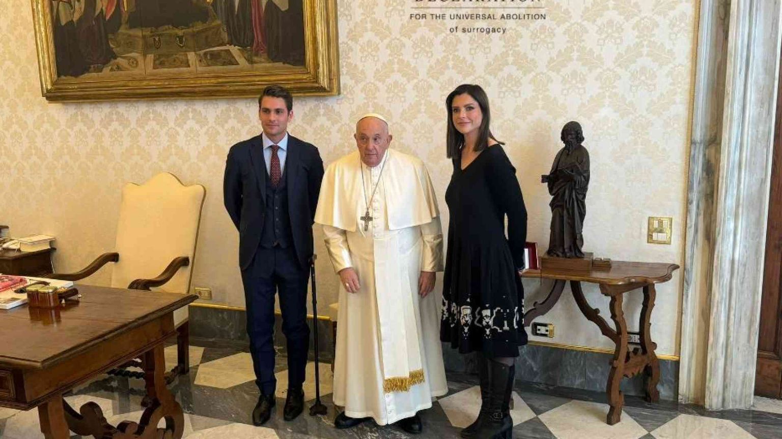 Il Papa incontra Olivia Maurel, testimonial contro l'utero in affitto