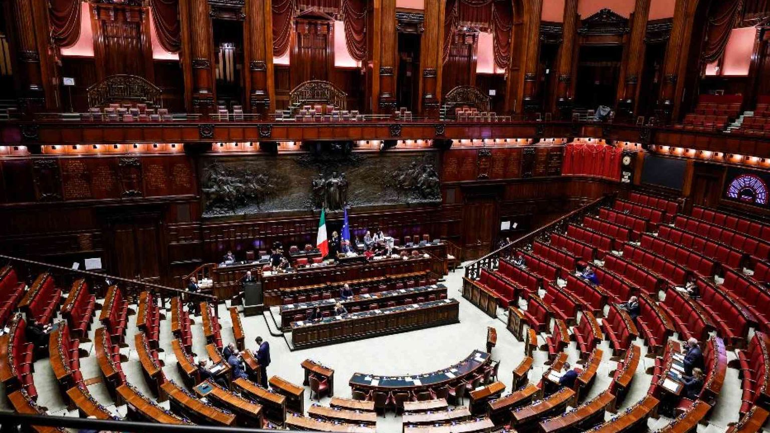 Bocciata la mozione di sfiducia per la ministra con 213 no