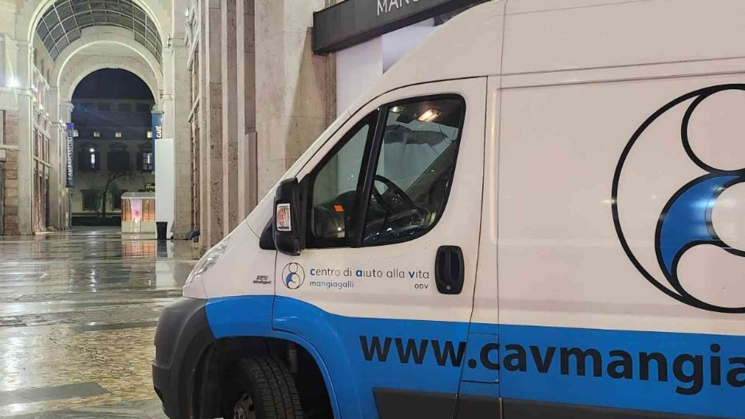 Alla maratona lo stand (e gli atleti) del Centro aiuto alla Vita Mangiagalli