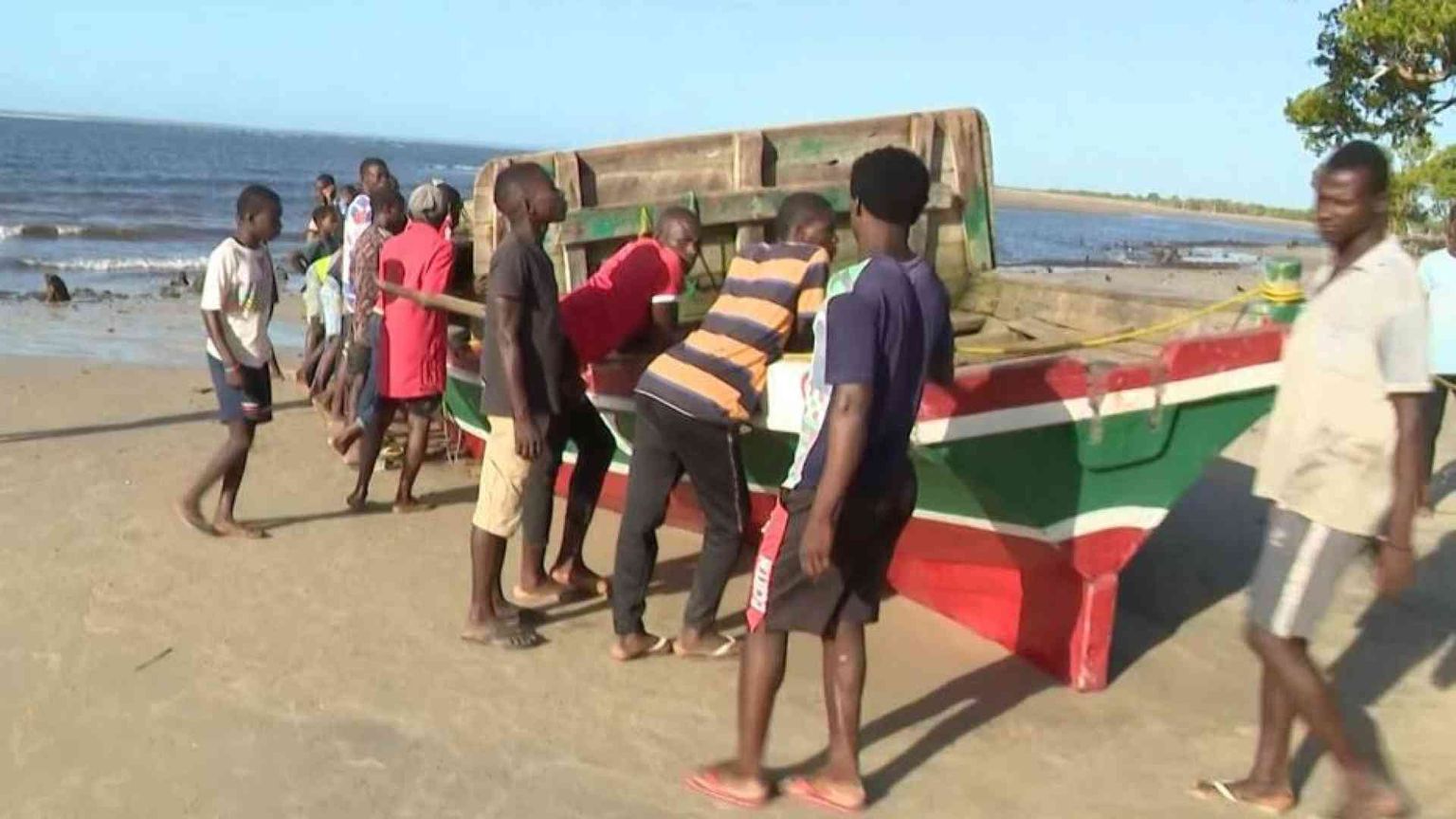 Mozambico, affonda barca con 130 persone in fuga dal colera