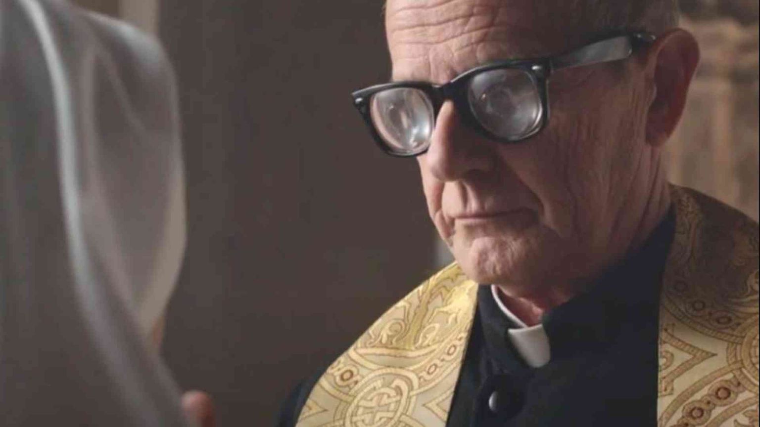 Bloccati gli spot su Eucaristia e patatine