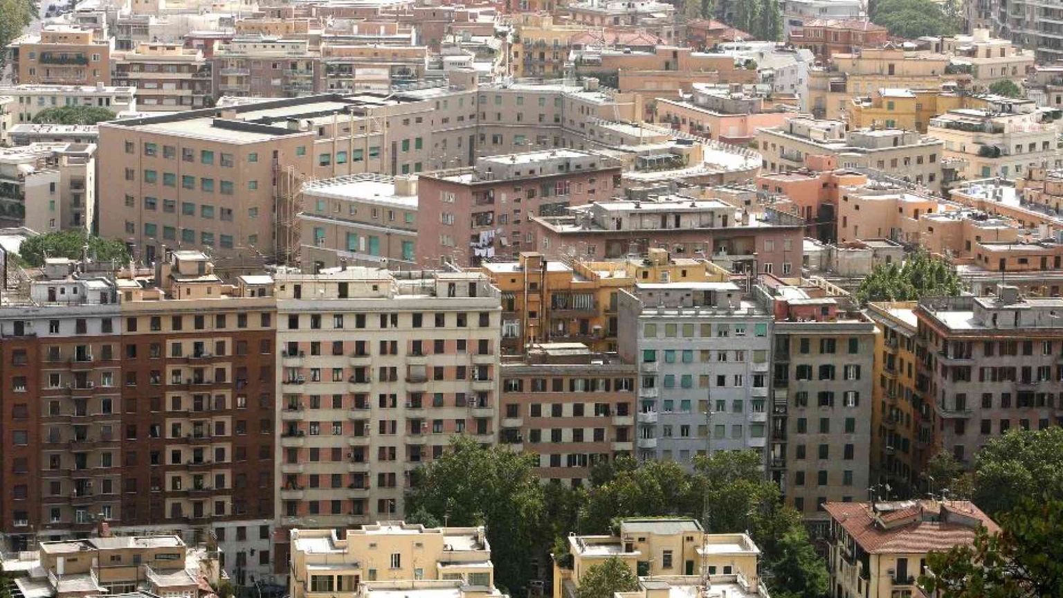 Abi: giù i tassi sui prestiti, per la casa in media si scende al 3,79%