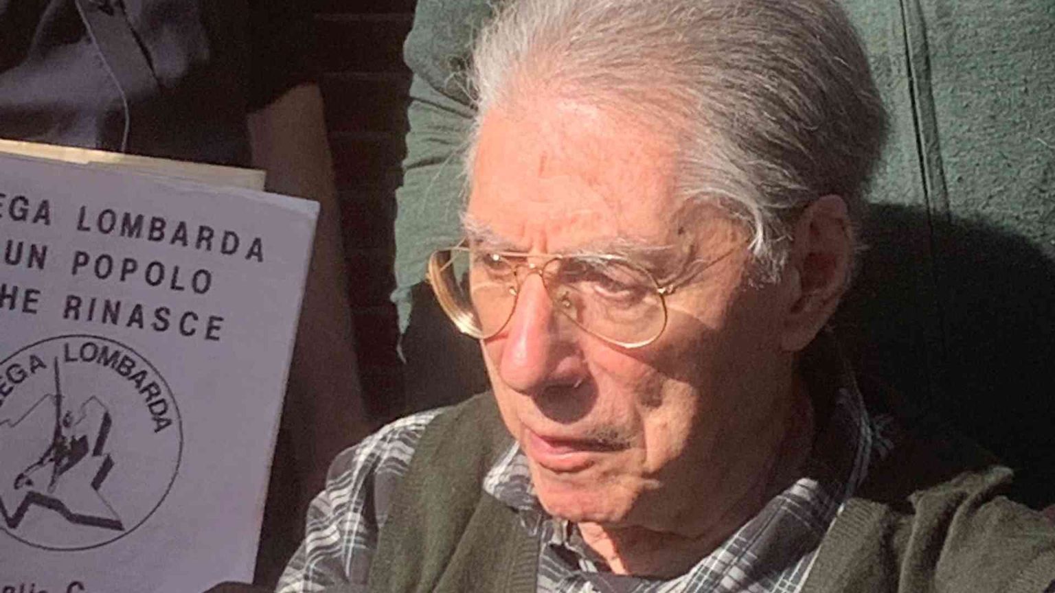 Bossi “scomunica” Salvini: «Alla Lega serve un nuovo leader»