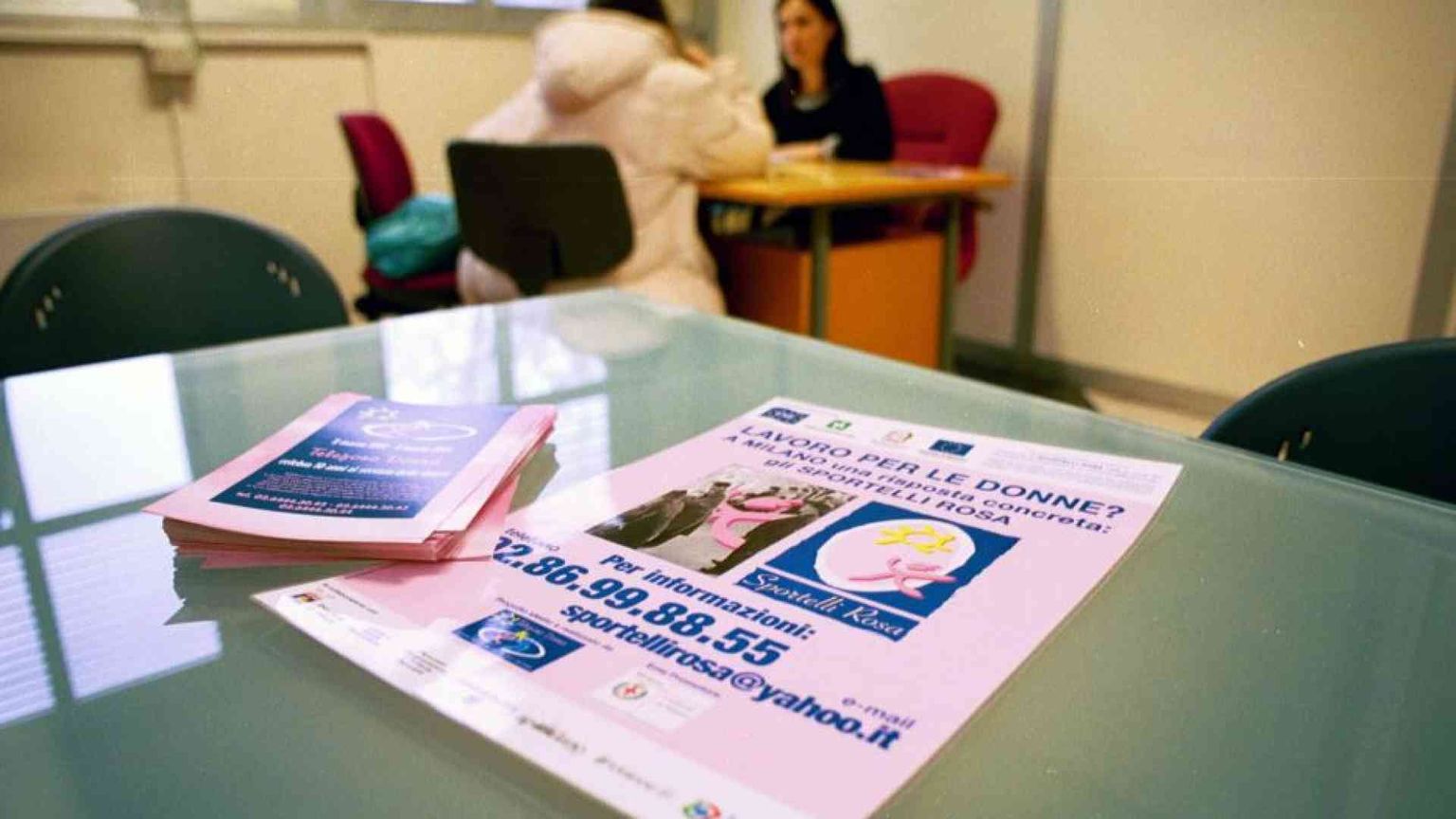 “Pro life” nei consultori, opposizioni in rivolta. Ma li prevede la legge 194